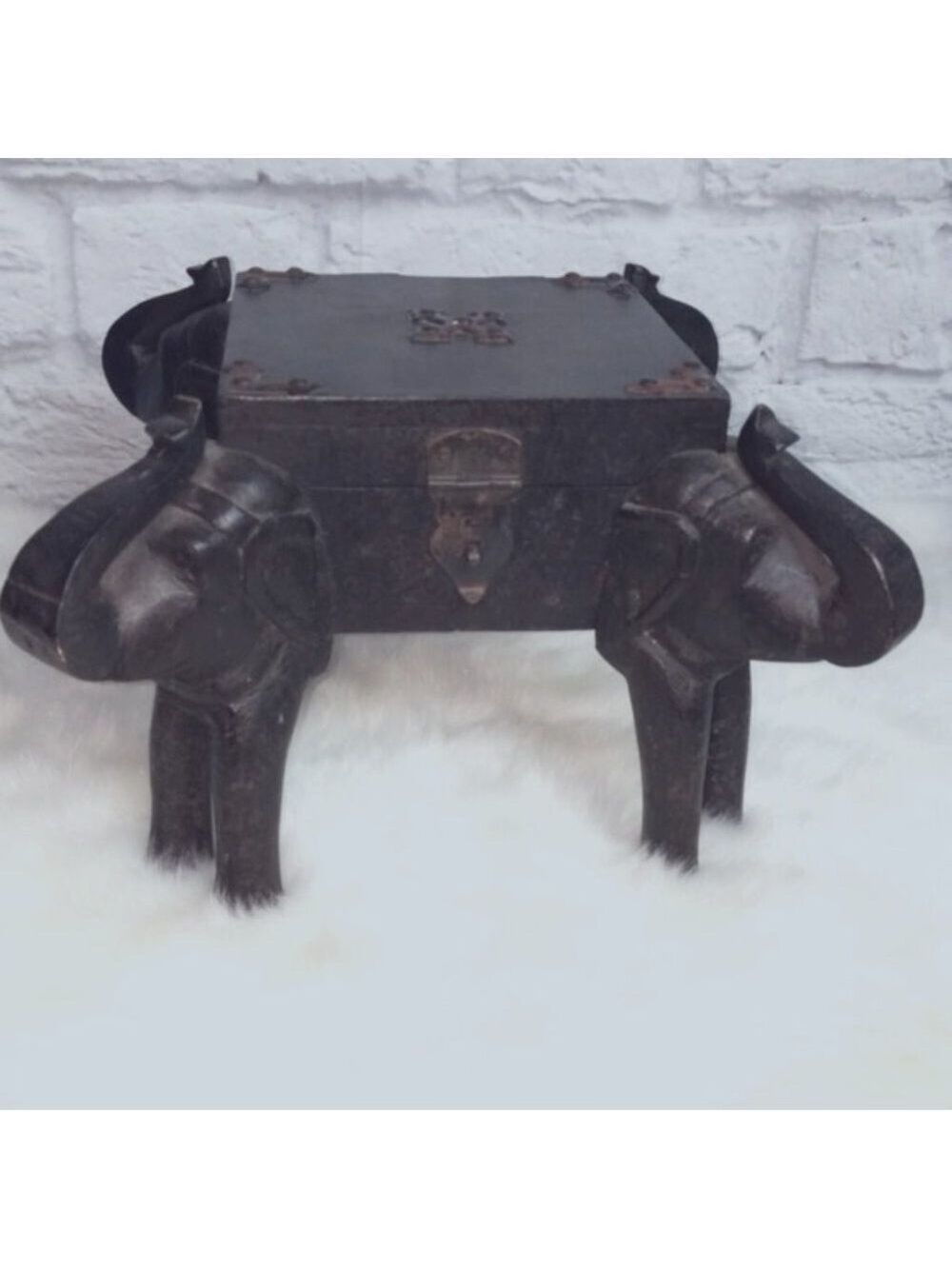 Wooden handcarved Elephant Head decorative box - Picture 1 of 8